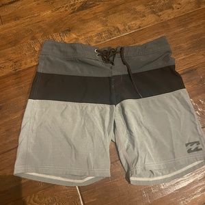 Billabong Mens 32 Board Shorts